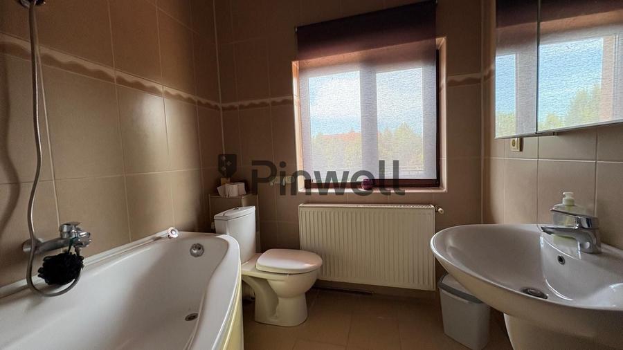 Duplex cu 10 camere cu Piscina în Corbeanca