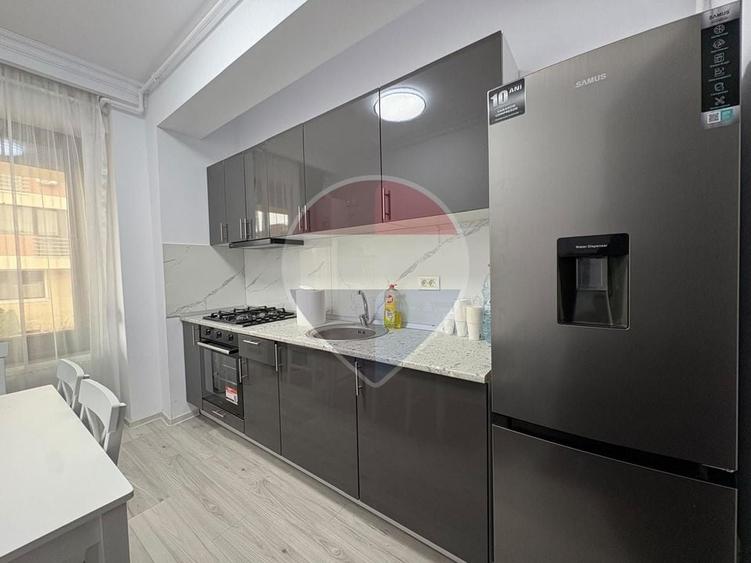 Apartament cu 2 camere semidecomandat, mobilat în Tomis Plus