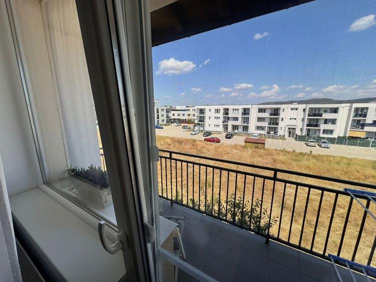 Apartament cu 3 camere decomandat, mobilat în Șelimbăr