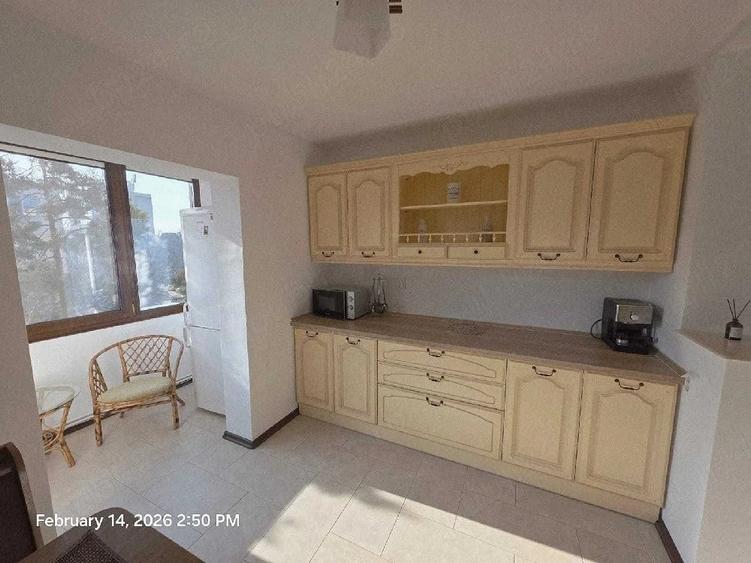 Apartament cu 3 camere decomandat, mobilat în Tomis Nord