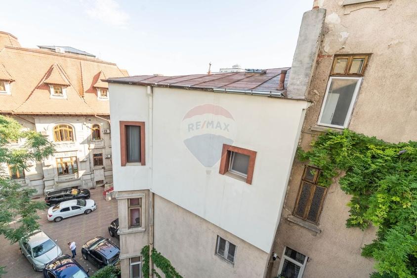 Apartament cu 4 camere decomandat în Moșilor