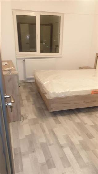Apartament cu 2 camere semidecomandat, mobilat în Independenței