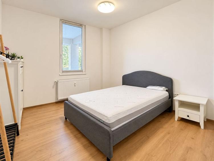 Apartament cu 3 camere semidecomandat, mobilat în Giroc