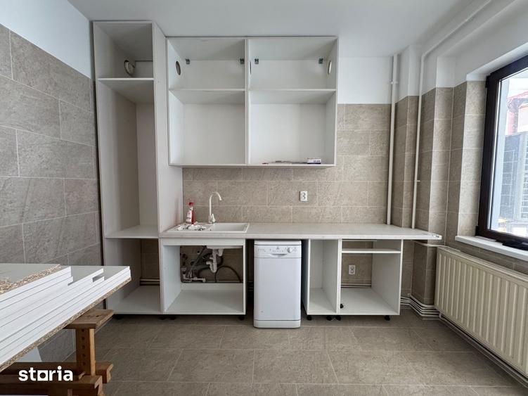 Apartament cu 3 camere decomandat în Centrul Civic