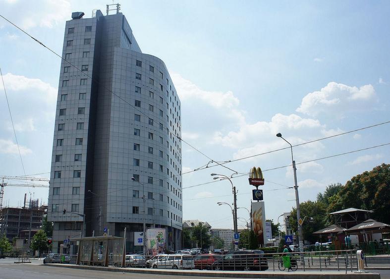 Birou, de 12,098 mp, în Victoriei