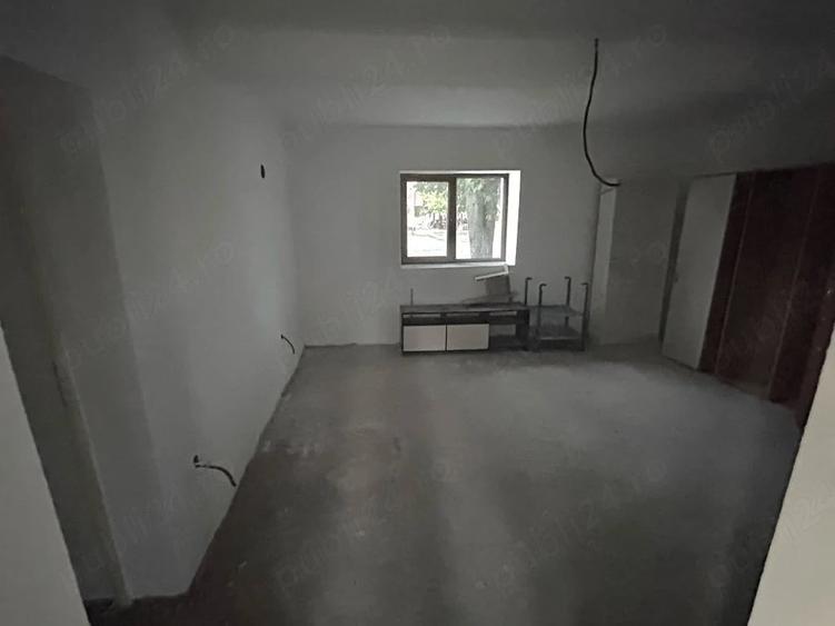 Casă cu 2 camere cu Teren 800 Mp în Cruceni