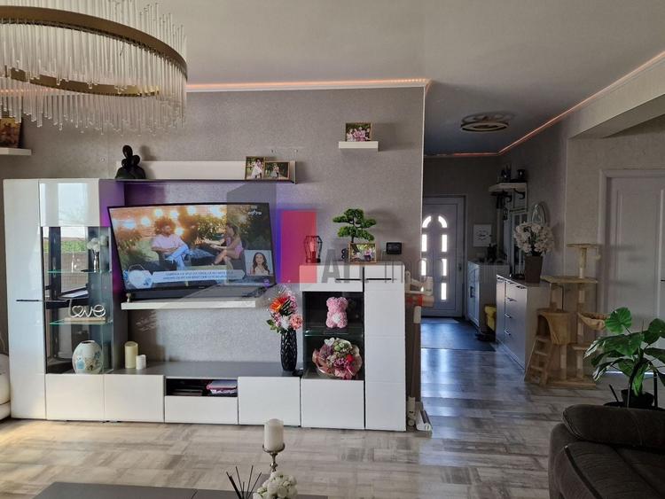 Casă individuală cu 3 camere cu Canalizare în Exterior Sud