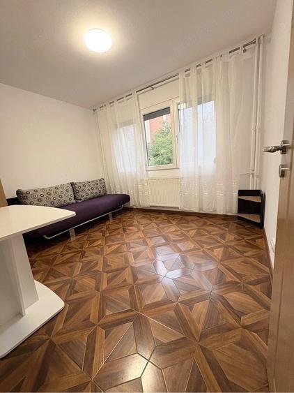 Apartament cu 4 camere semidecomandat în Circumvalațiunii