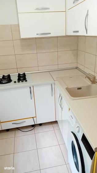 Garsonieră decomandată în Titan