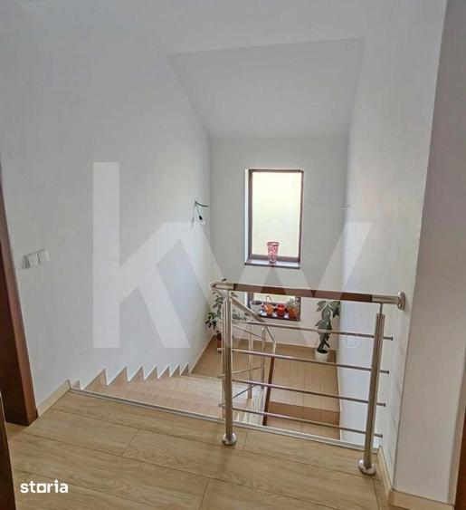 Casă cu 5 camere cu Teren 372 Mp în Est