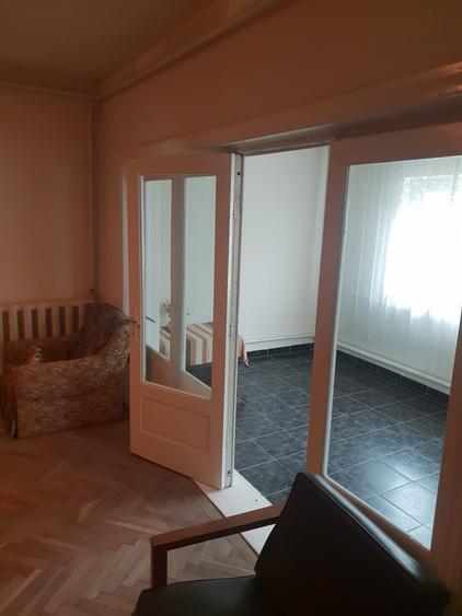 Casă cu 5 camere cu Canalizare în Palazu Mare