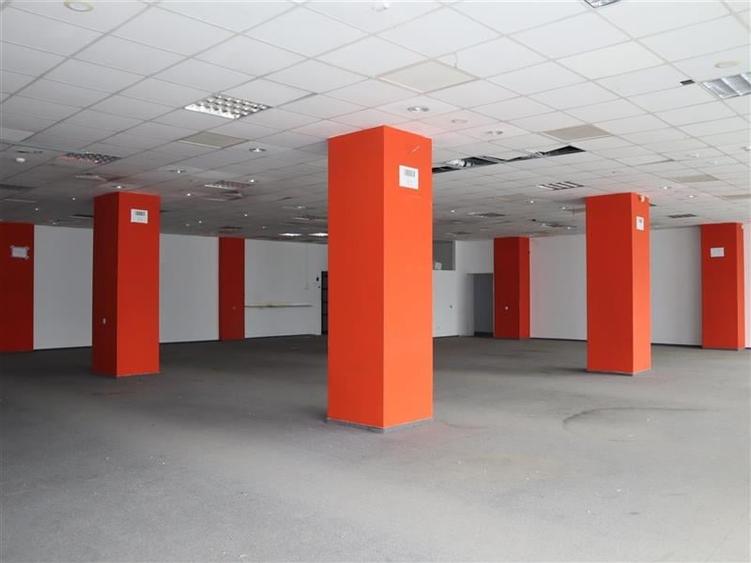 Spațiu comercial, de 396 mp, în Complex Studențesc