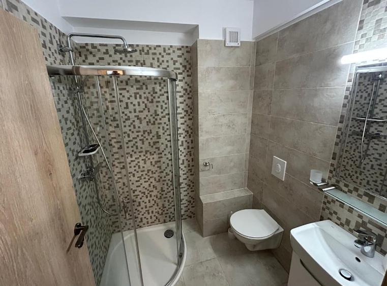 Apartament cu 3 camere semidecomandat, mobilat în Bucureștii Noi