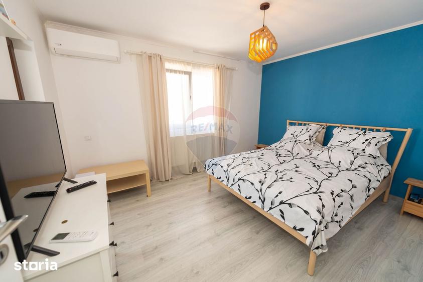 Casă cu 5 camere cu Teren 300 Mp în Joița
