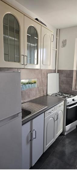 Apartament cu 2 camere semidecomandat, mobilat în Șerban Vodă