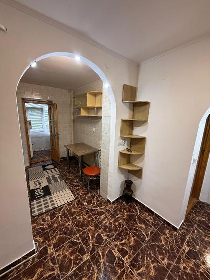 Apartament cu 2 camere decomandat în Nicolina