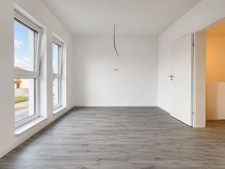 Duplex cu 4 camere cu Canalizare în Ghiroda