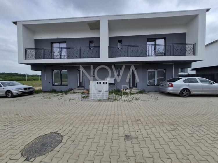 Duplex cu 4 camere cu Canalizare în Rășinari
