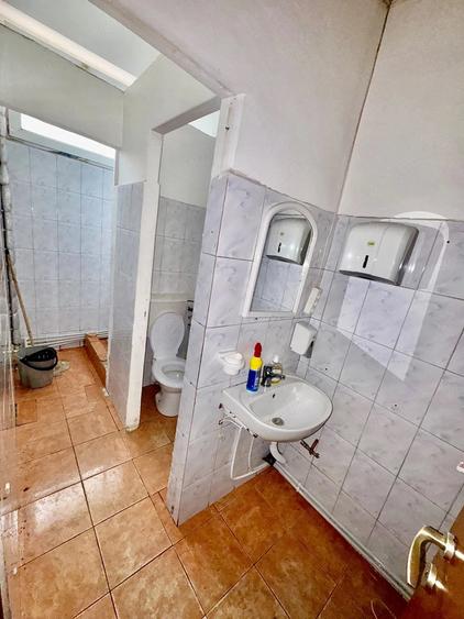 Spațiu comercial, de 200 mp, în Central