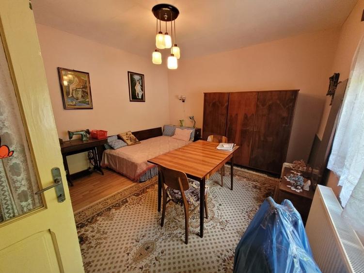 Casă cu 2 camere cu Teren 94 Mp în Central