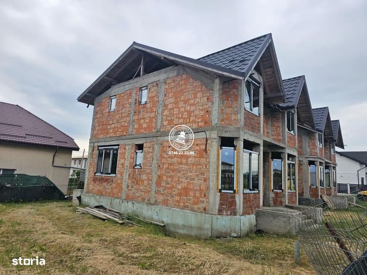 Casă cu 4 camere în Breazu