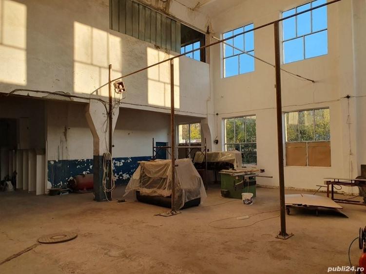 Spațiu comercial, de 1,400 mp, în Industrială