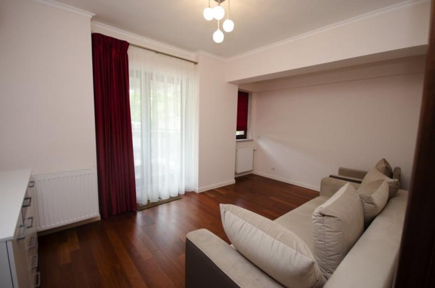 Apartament cu 3 camere decomandat în Kiseleff