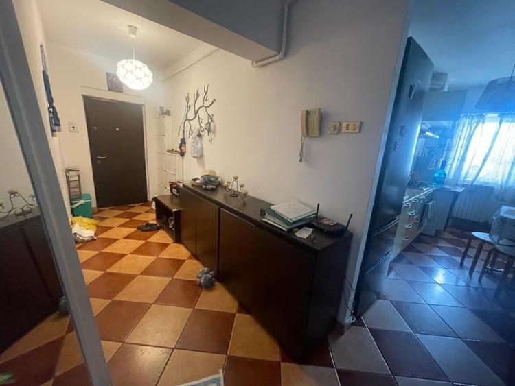 Apartament cu 3 camere decomandat, mobilat în Brazda lui Novac
