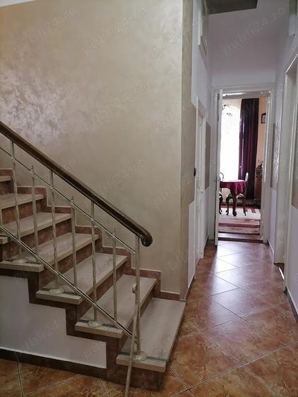 Casă cu 6 camere în Central