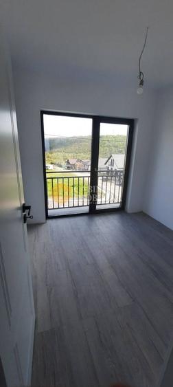 Duplex cu 4 camere cu Canalizare în Valea Adâncă