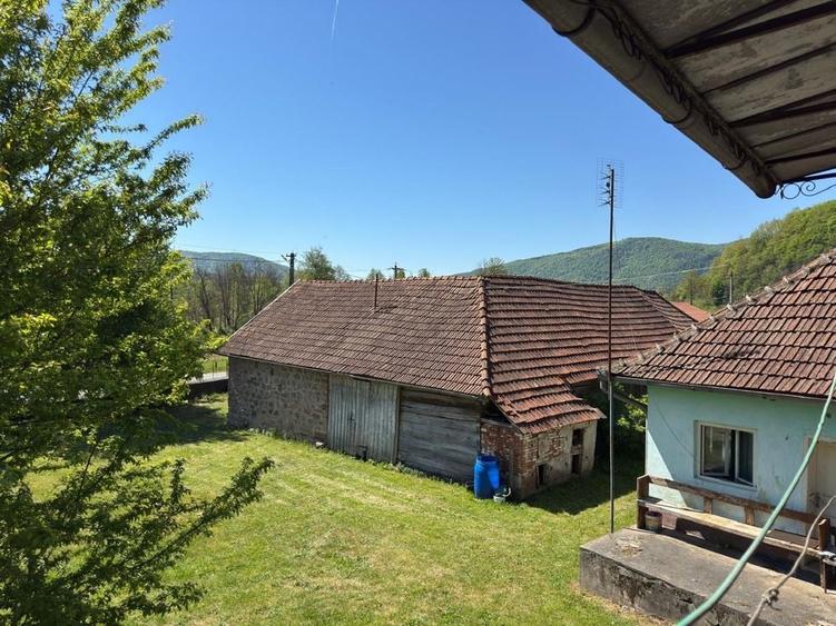 Casă cu 4 camere în Hărțăgani