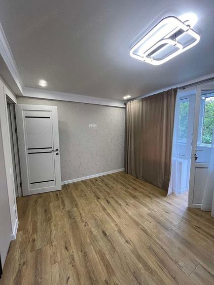 Apartament cu 3 camere decomandat în Chibrit