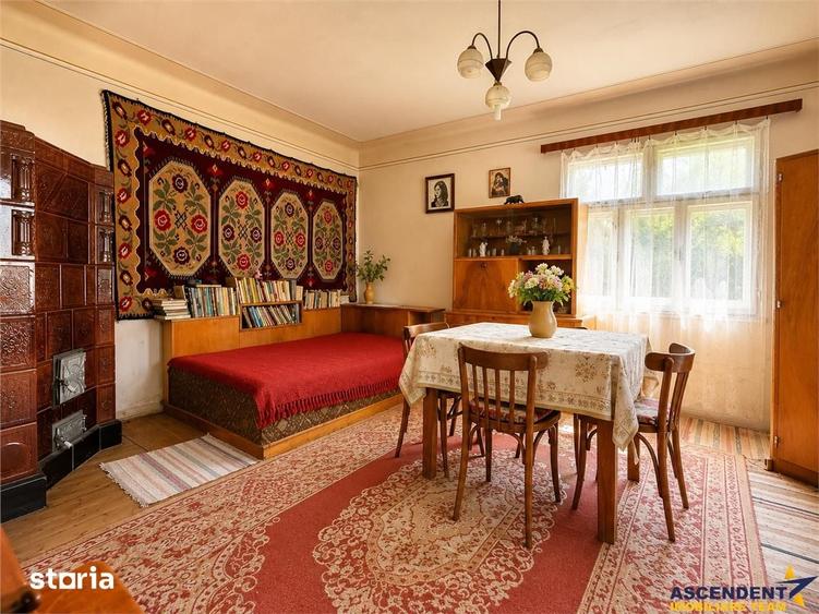 Casă cu 2 camere decomandat cu Teren 4300 Mp în Bran