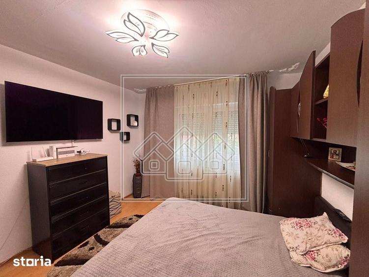 Apartament cu 2 camere decomandat în Vasile Aaron