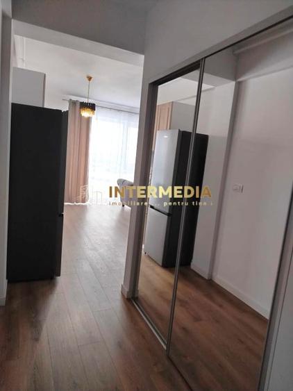 Apartament cu 3 camere decomandat, mobilat în Cetate