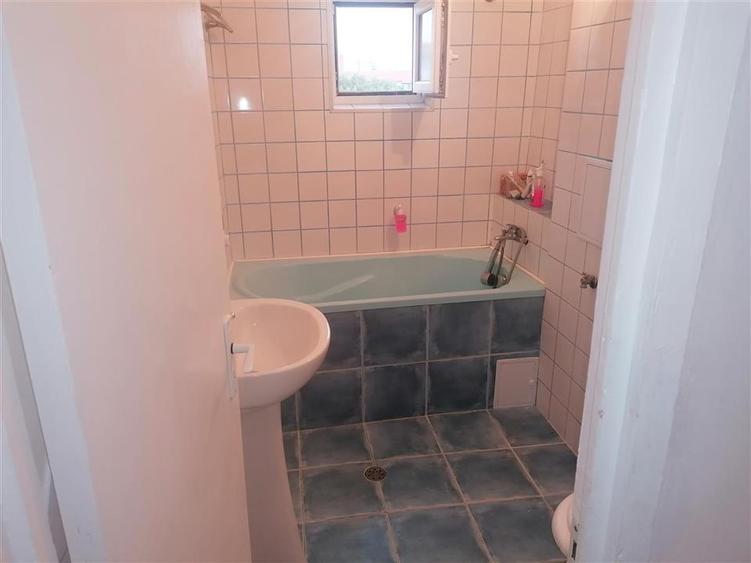 Apartament cu 2 camere semidecomandat în Dâmbovița