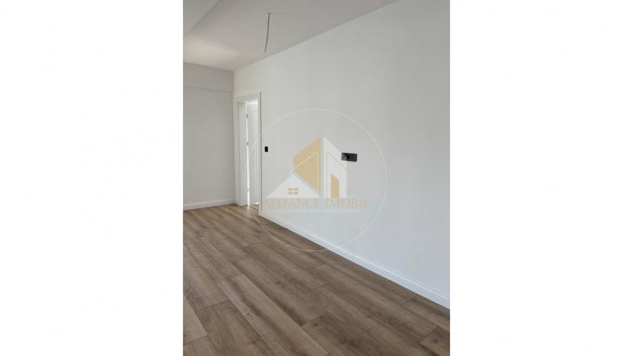 Apartament cu 3 camere decomandat în Sud-Vest