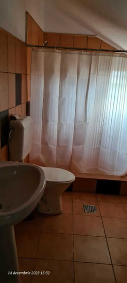 Casă cu 3 camere în Perișoru