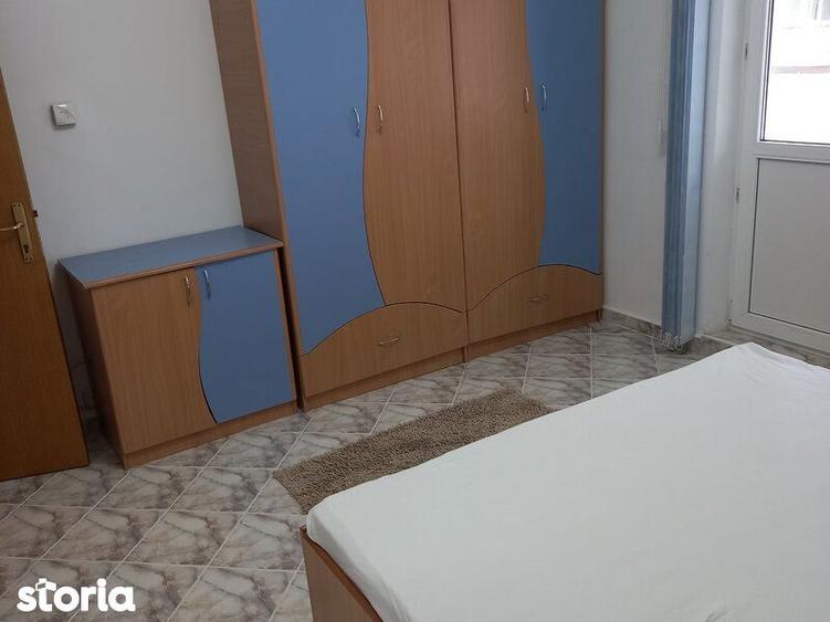 Apartament cu 3 camere în Vitan