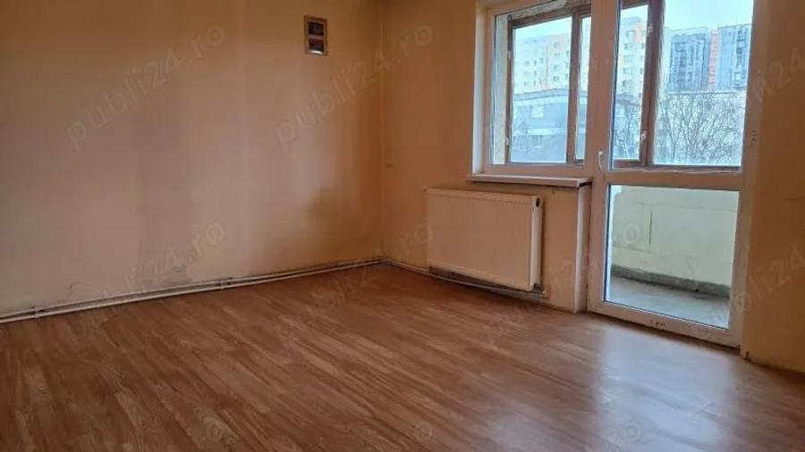 Apartament cu 3 camere decomandat în Micro 15
