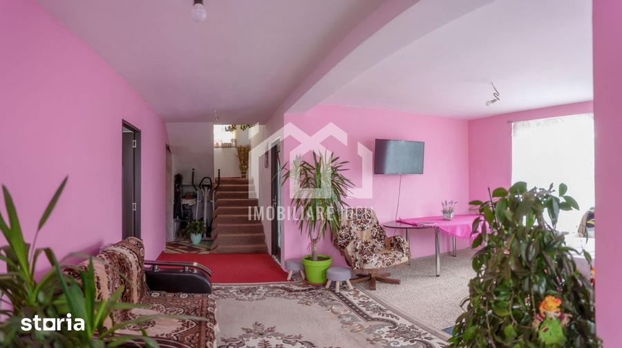 Casă cu 5 camere cu Teren 1974 Mp în Jucu