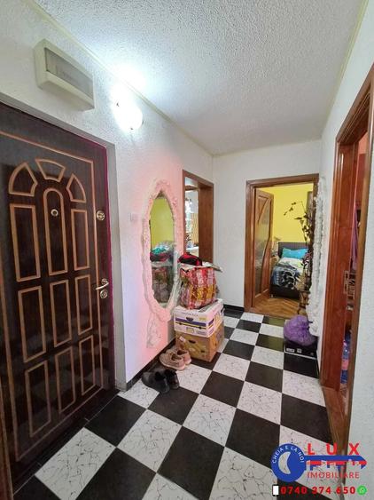 Apartament cu 2 camere decomandat în Babadag