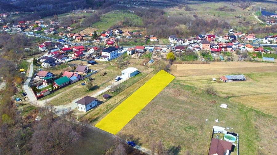 Teren de 2550 mp, în Budești