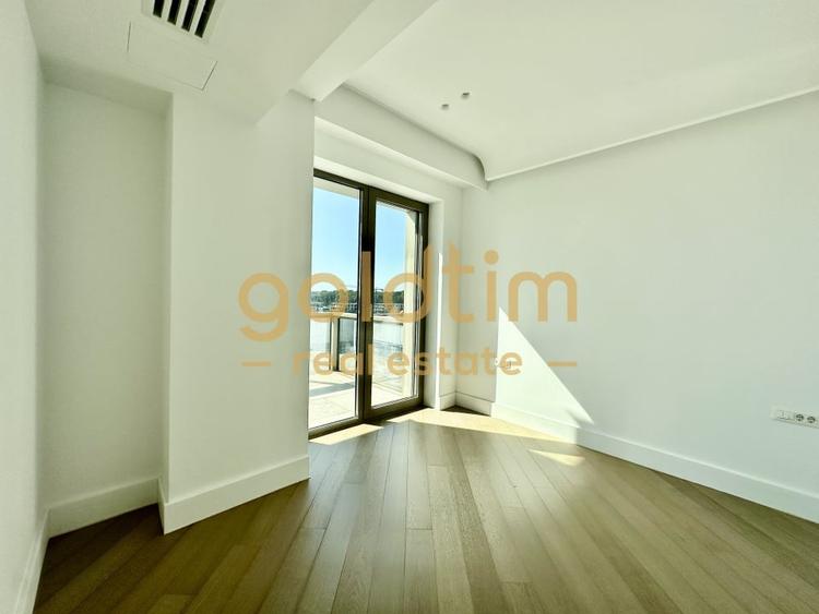 Apartament cu 4 camere decomandat în Pipera