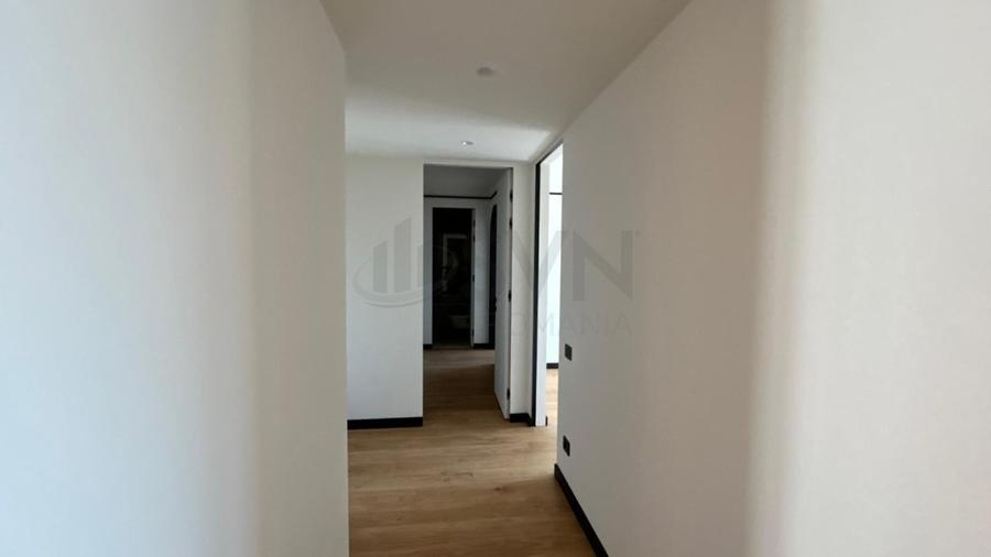 Apartament cu 4 camere semidecomandat în Pipera