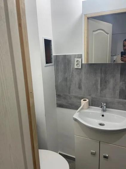 Garsonieră decomandată în Central