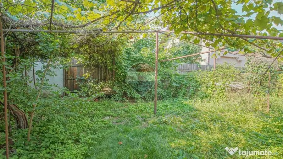 Casă cu 3 camere cu Teren 553 Mp în Central