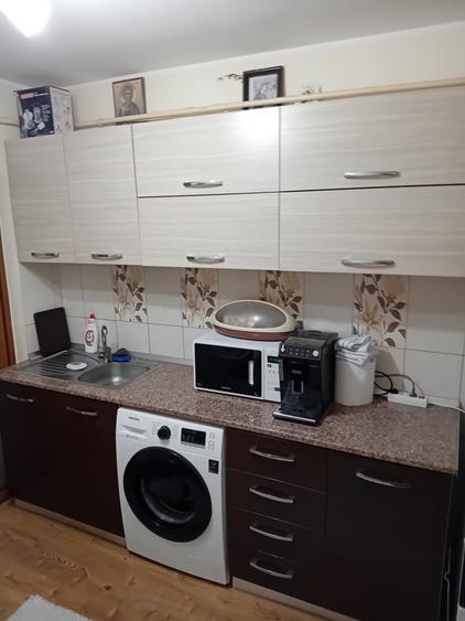 Apartament cu 3 camere semidecomandat în Micro 19