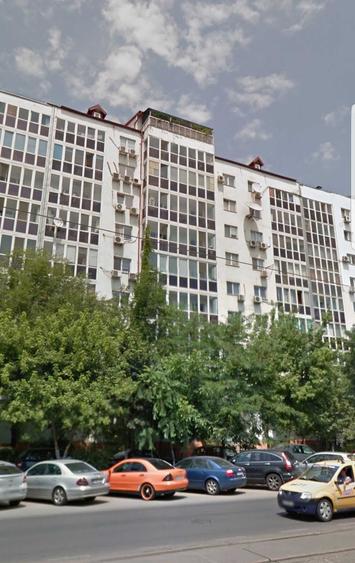 Apartament cu 3 camere decomandat în Tineretului