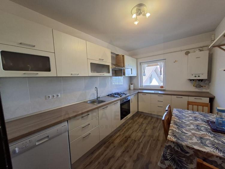 Apartament cu 3 camere decomandat, mobilat în Exterior Sud